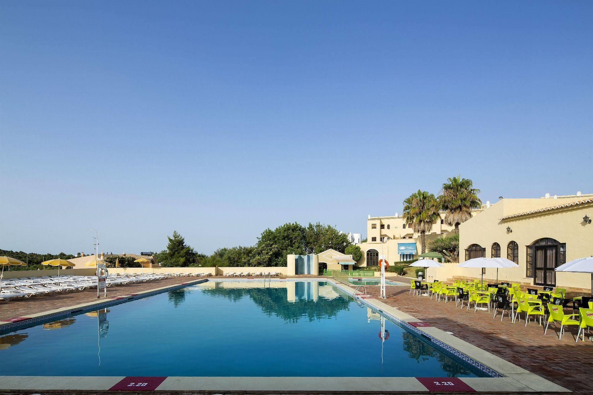 Alvor Clube Brisamar Aparthotel Exterior photo
